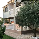 Olive Grove In Kroatien Direkt Am Nahe Zadar Und Nin Villa *