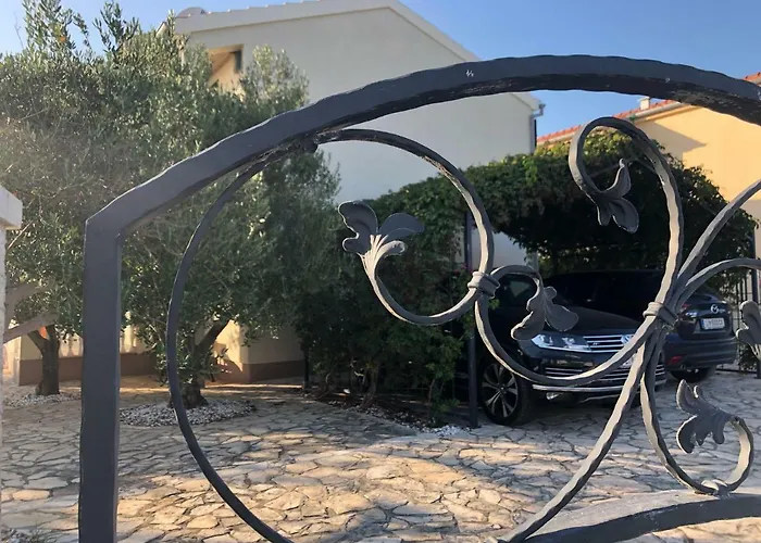 Olive Grove In Kroatien Direkt Am Nahe Zadar Und Nin 빌라 프리블라카